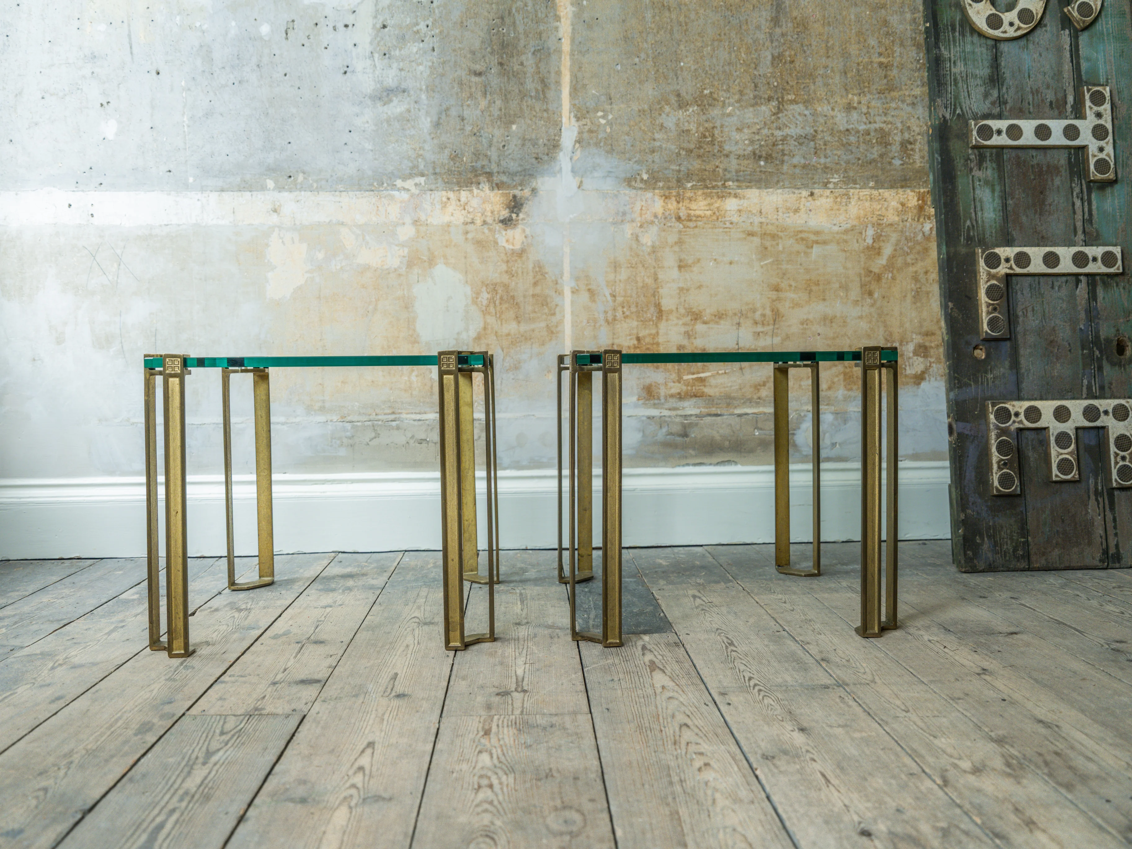 A pair of Peter Ghyczy Side Tables - Image 11