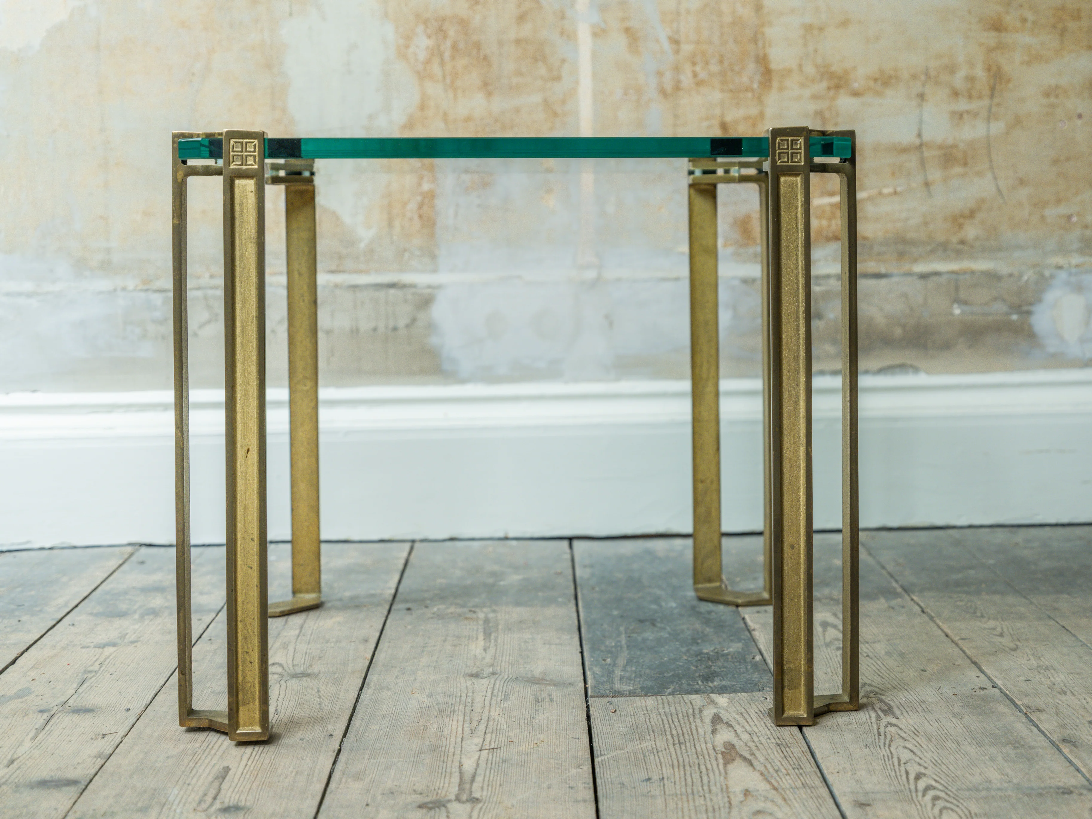 A pair of Peter Ghyczy Side Tables - Image 23