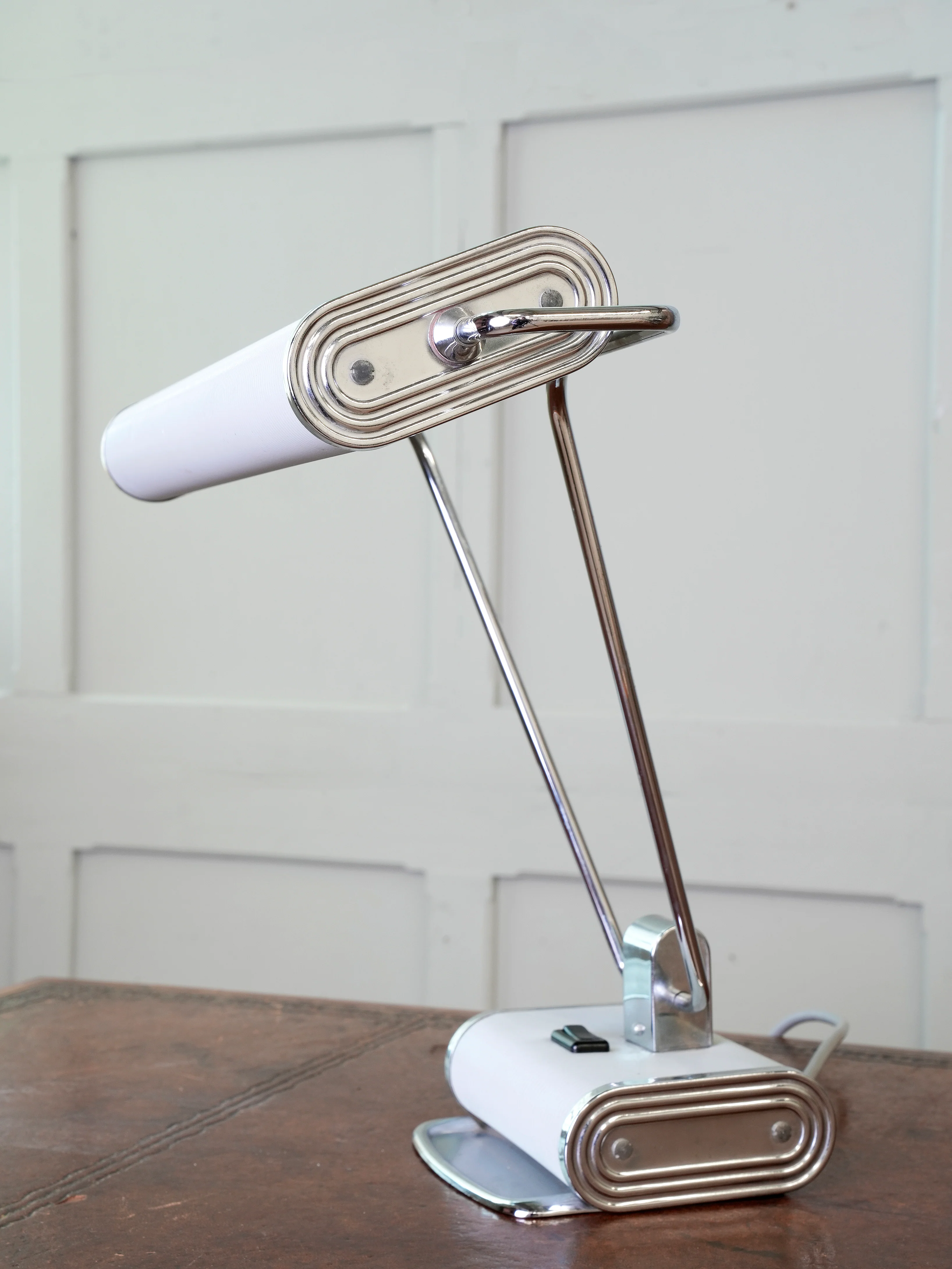 A White No 71 Desk Light by Eileen Grey - Image 5