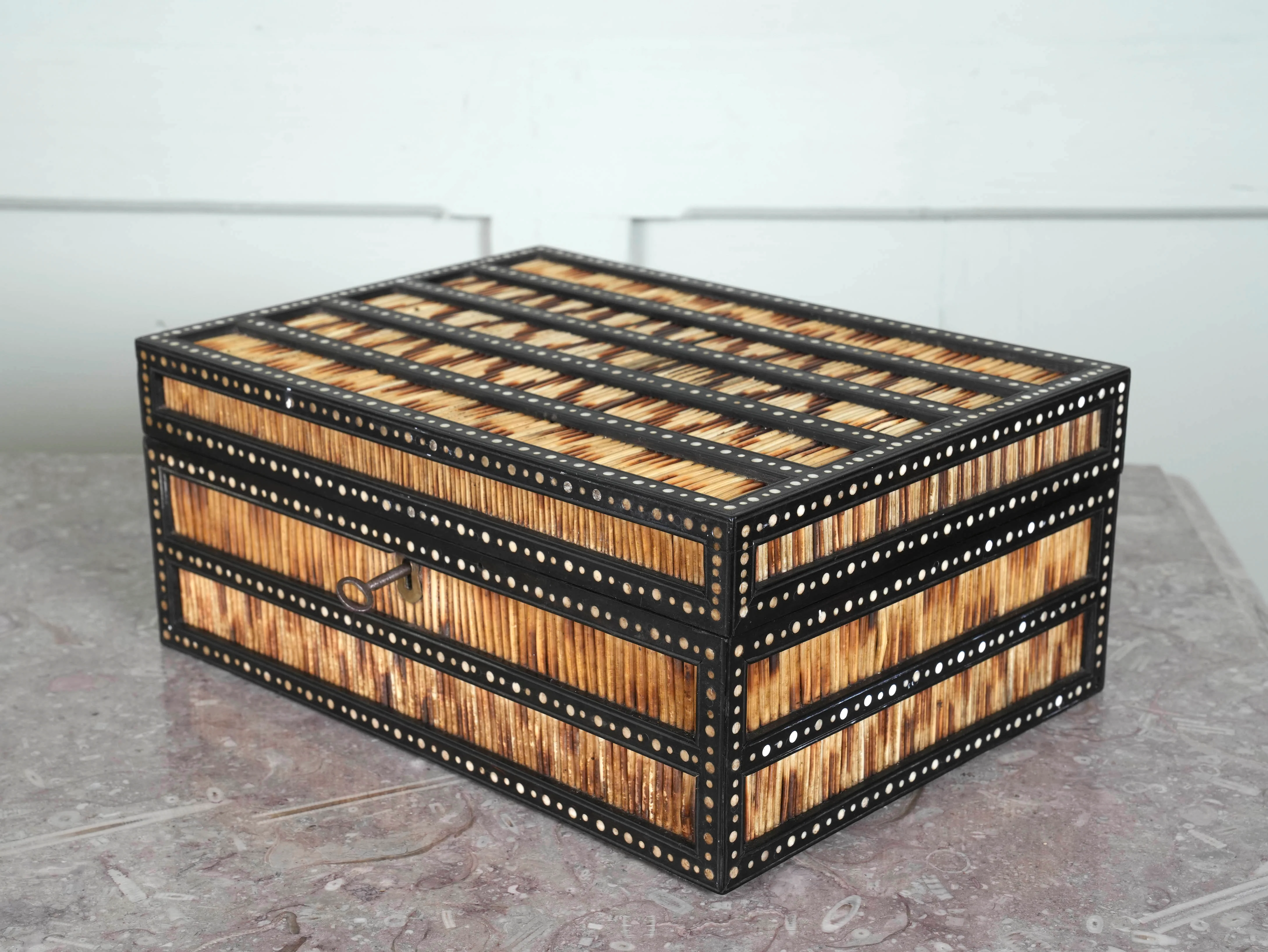 An Anglo Indian Porcupine Quill & Ebony Dressing Table Box - Image 13