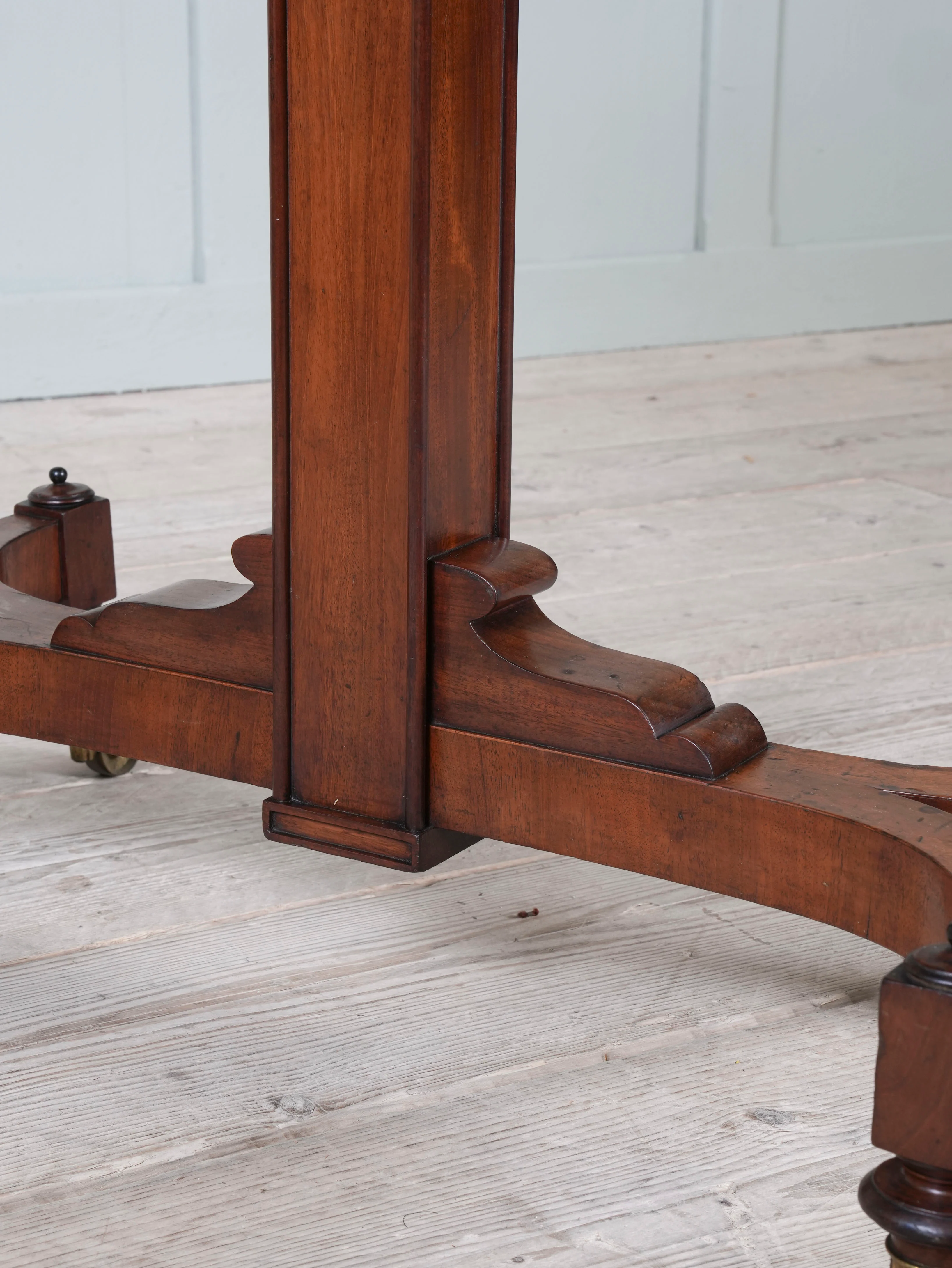 A Regency Mahogany Reading Table - Image 14