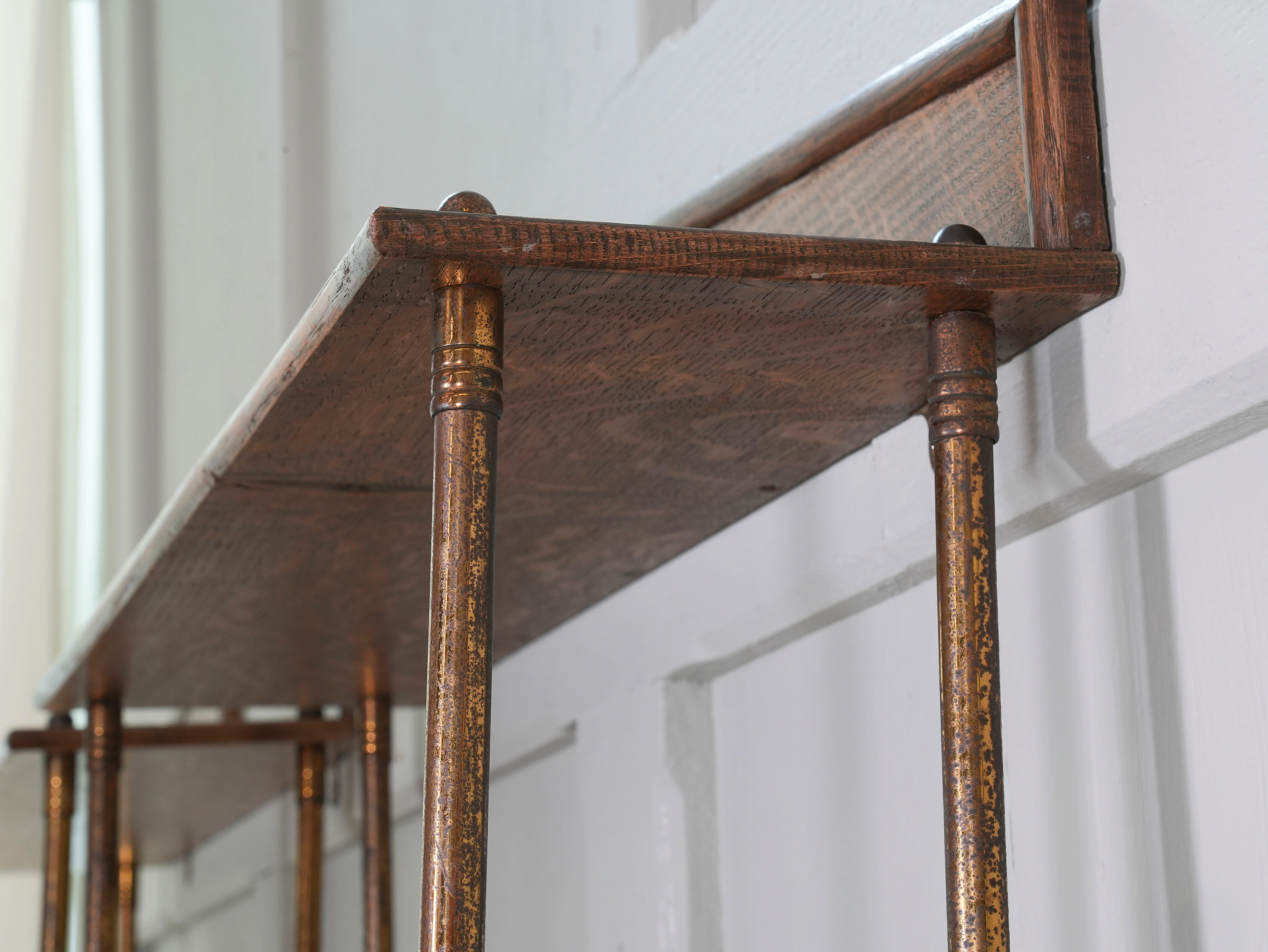A Pair of Gilt Brass & Oak Hanging Shelves - Image 10