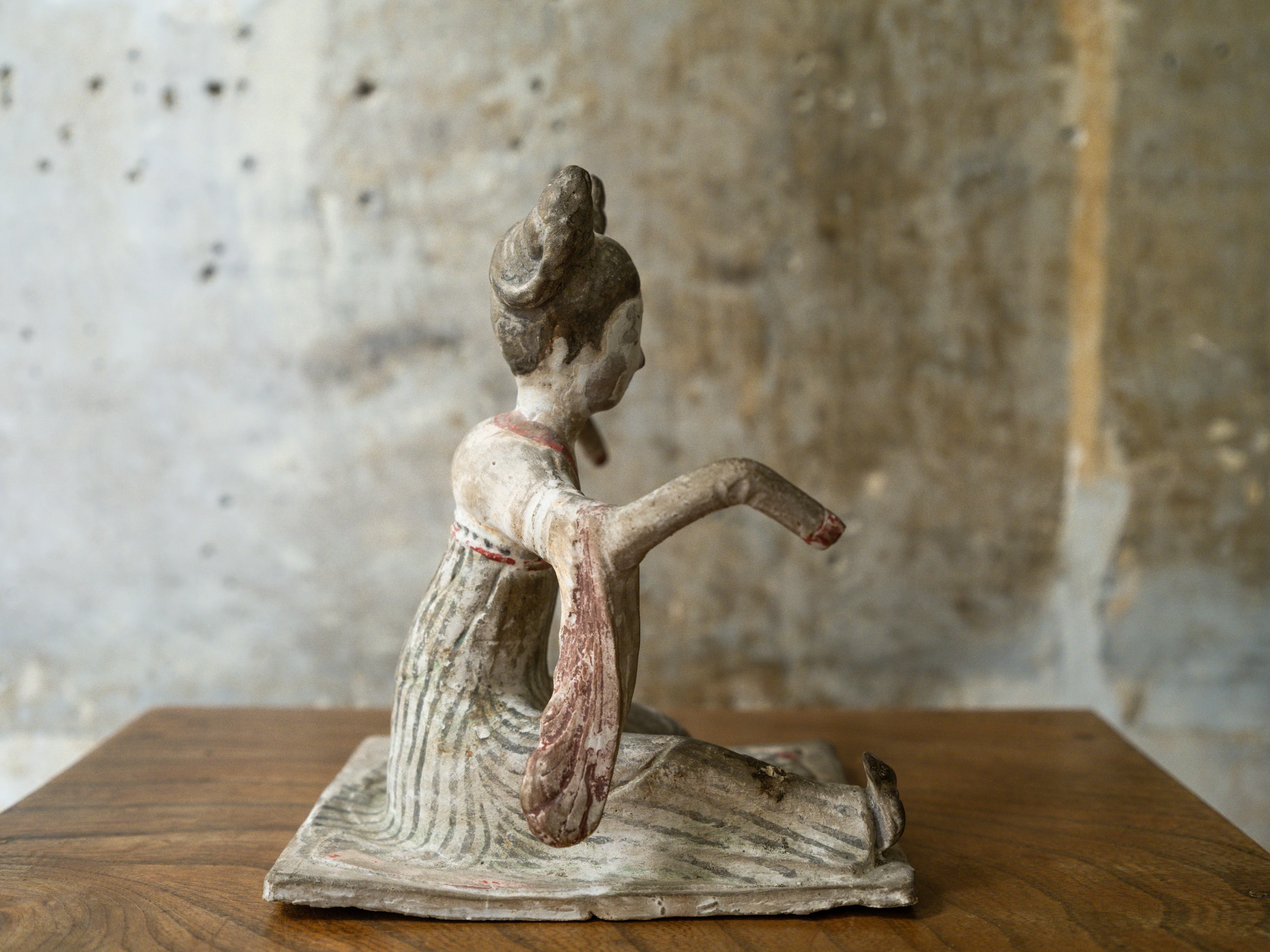 A Tang Dynasty Dancing Tomb Figure - Image 5