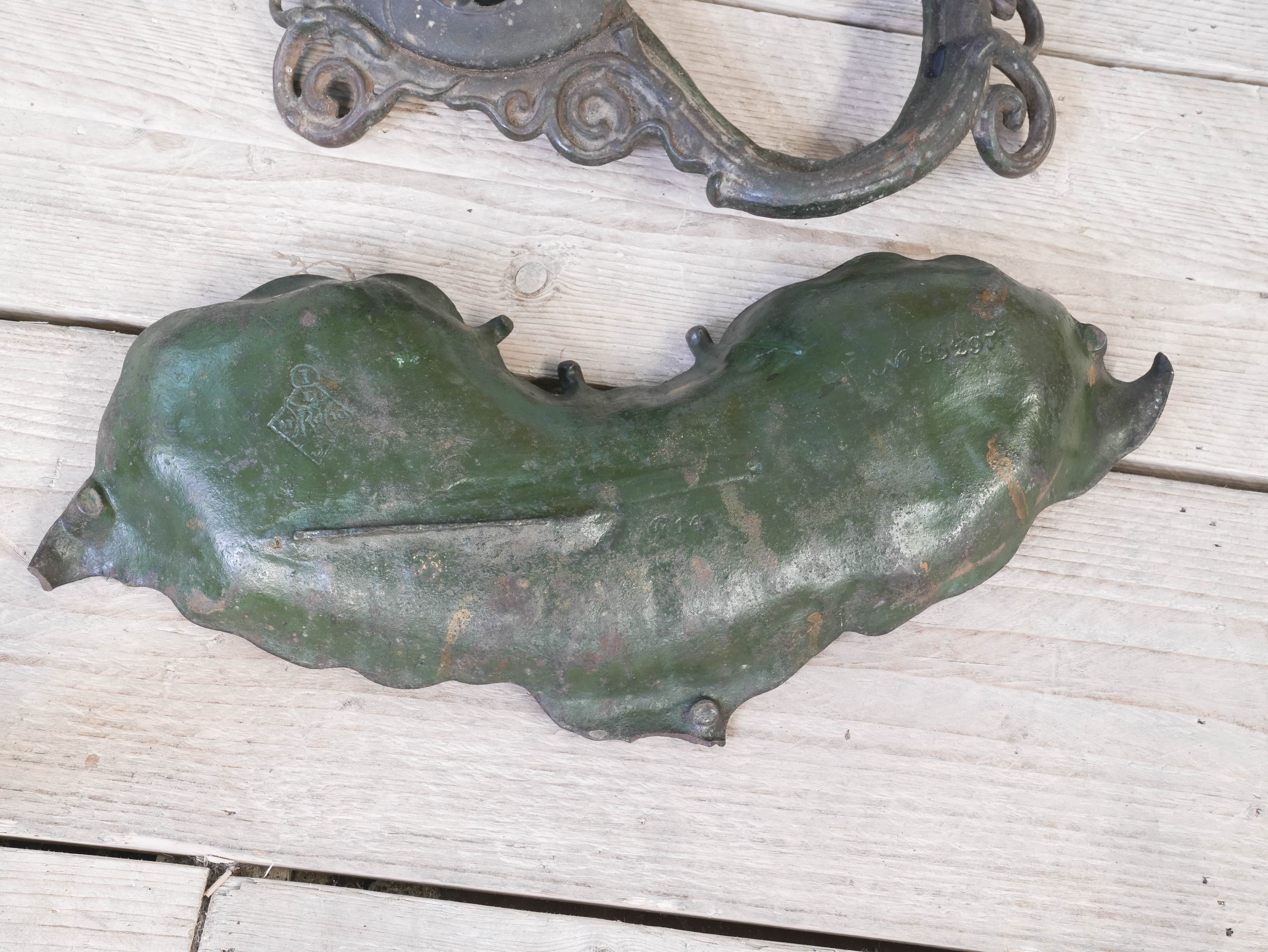 A Chihuahua & Crop Stick Stand - Image 12