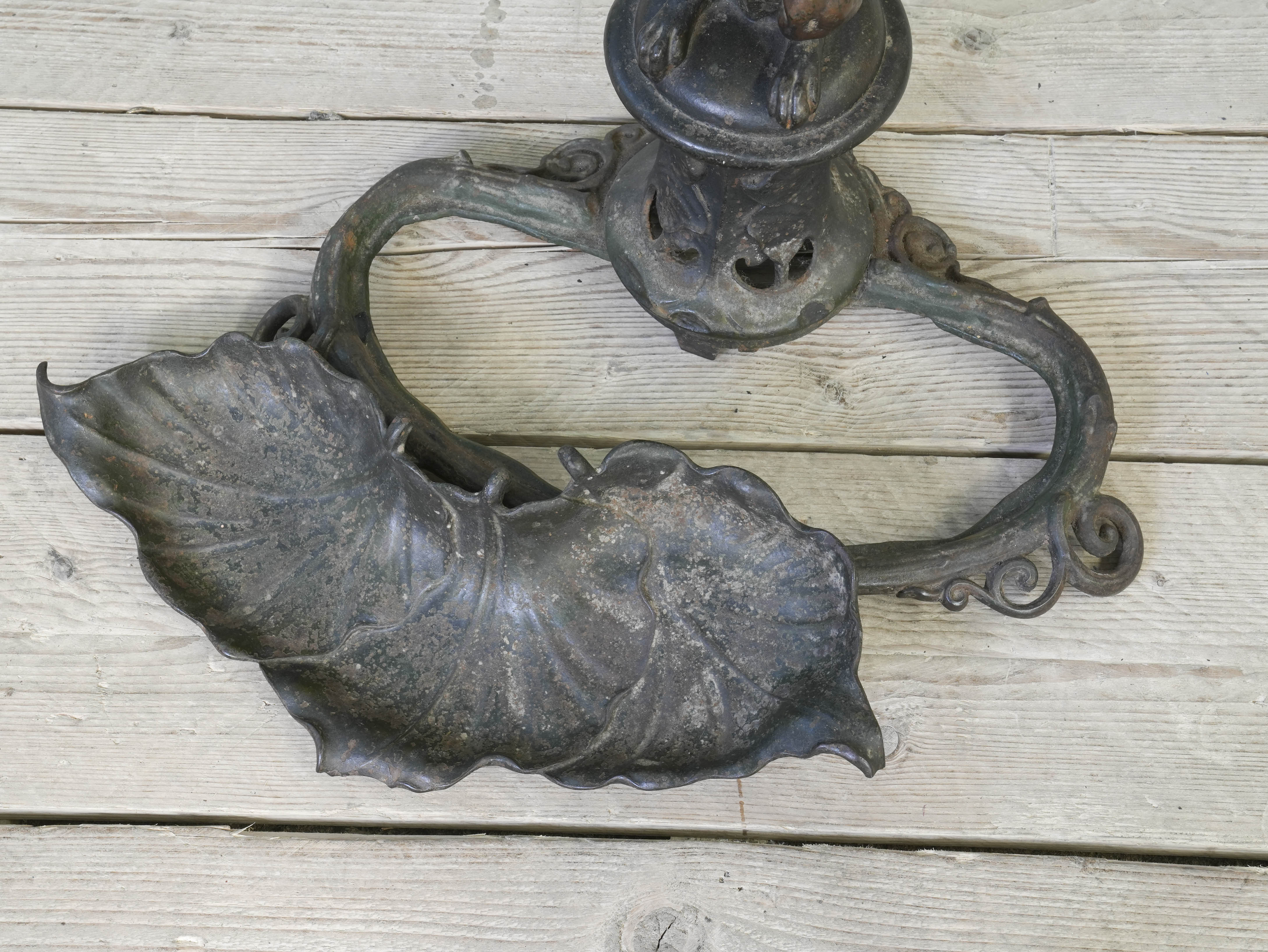A Chihuahua & Crop Stick Stand - Image 18