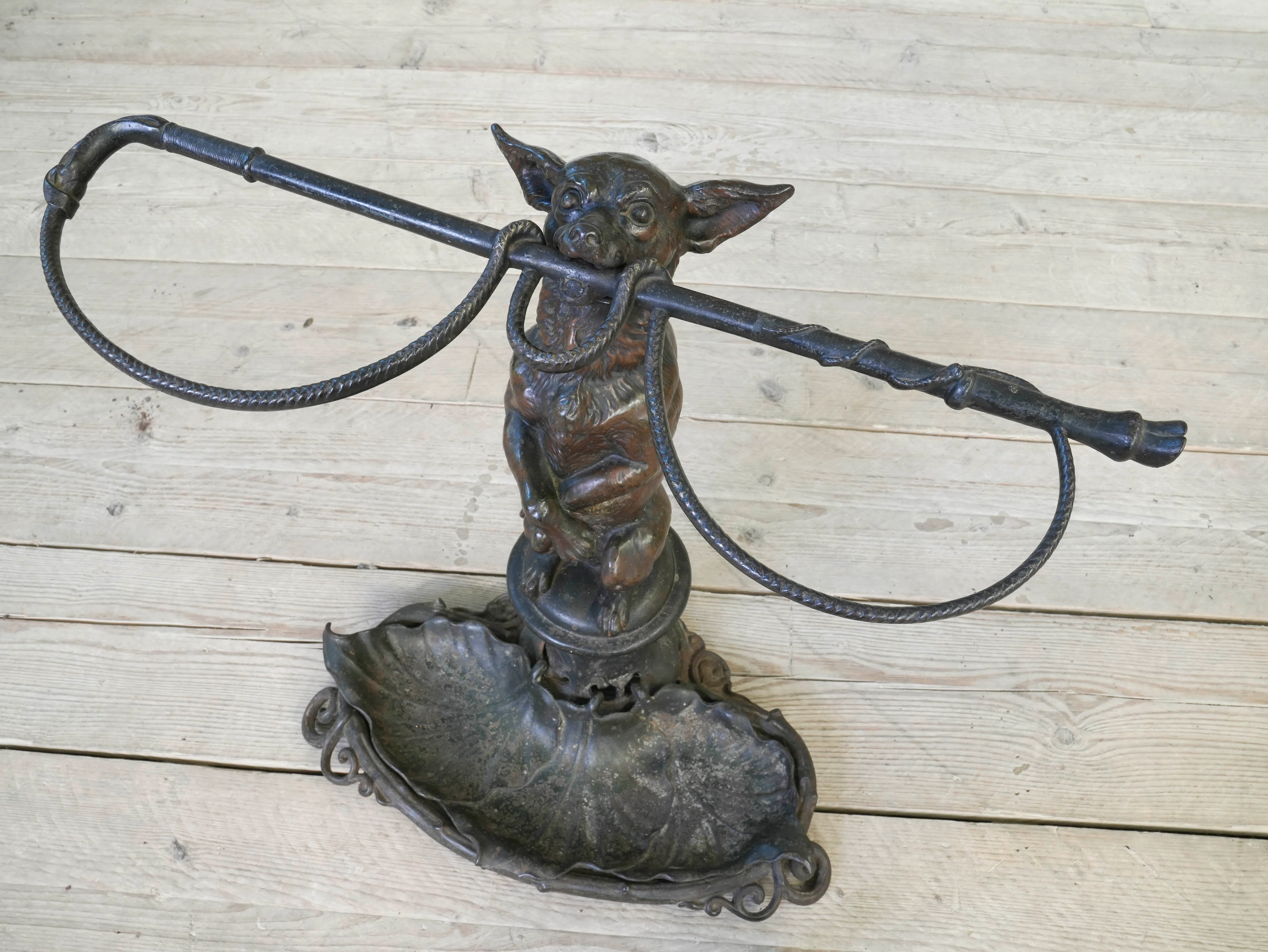 A Chihuahua & Crop Stick Stand - Image 4