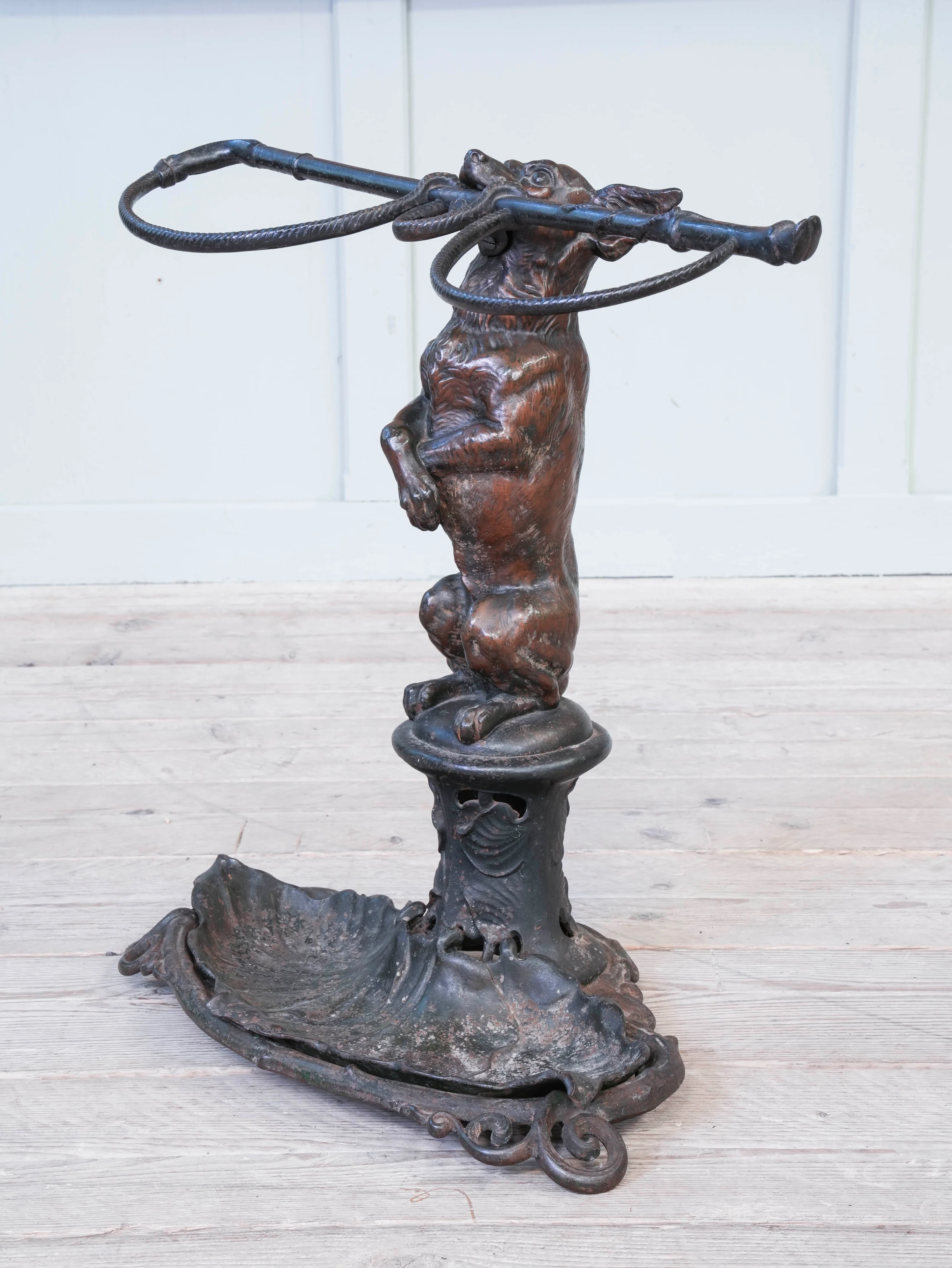A Chihuahua & Crop Stick Stand - Image 5