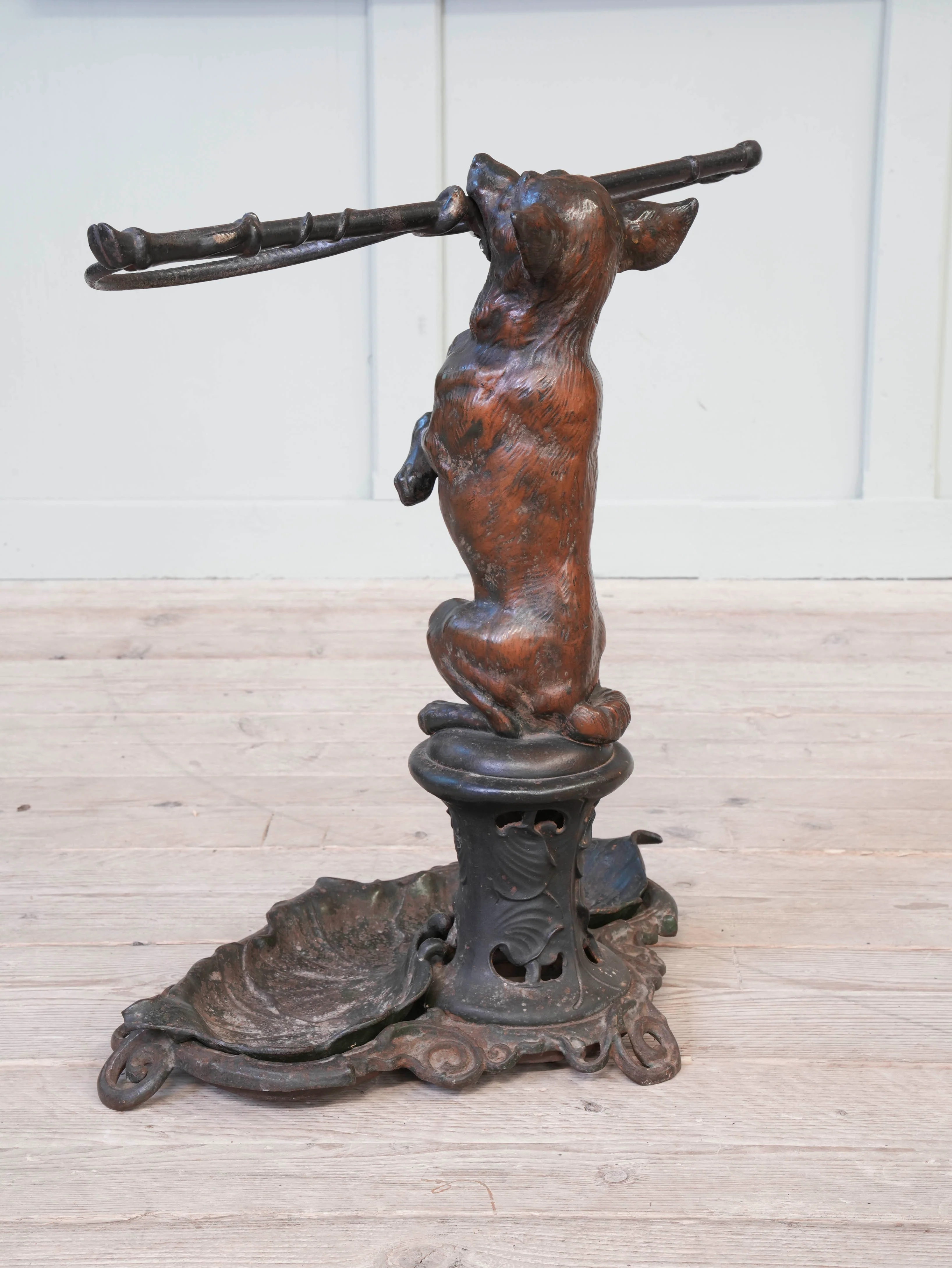 A Chihuahua & Crop Stick Stand - Image 6