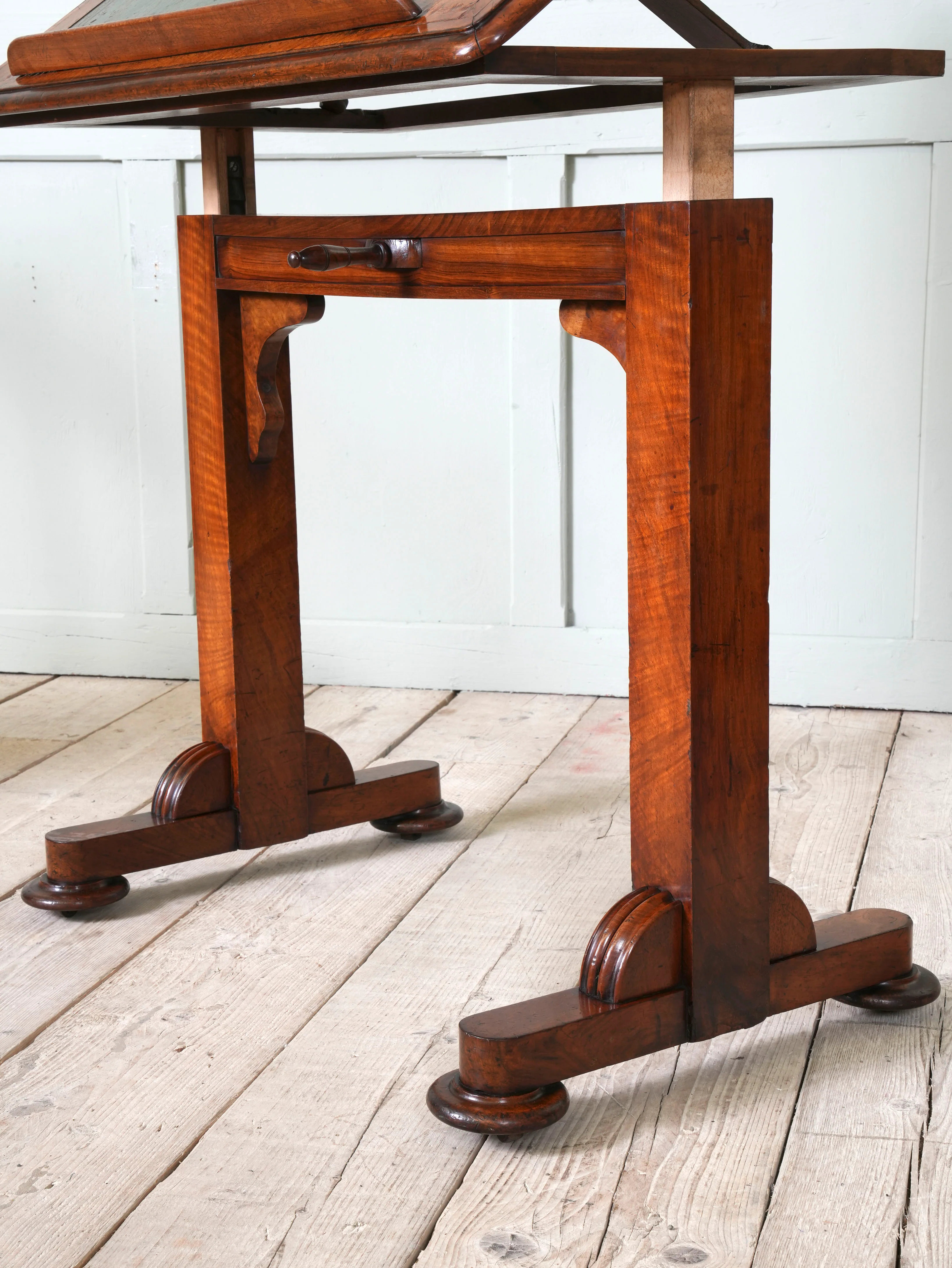 A Regency Mahogany Writing Table - Image 15