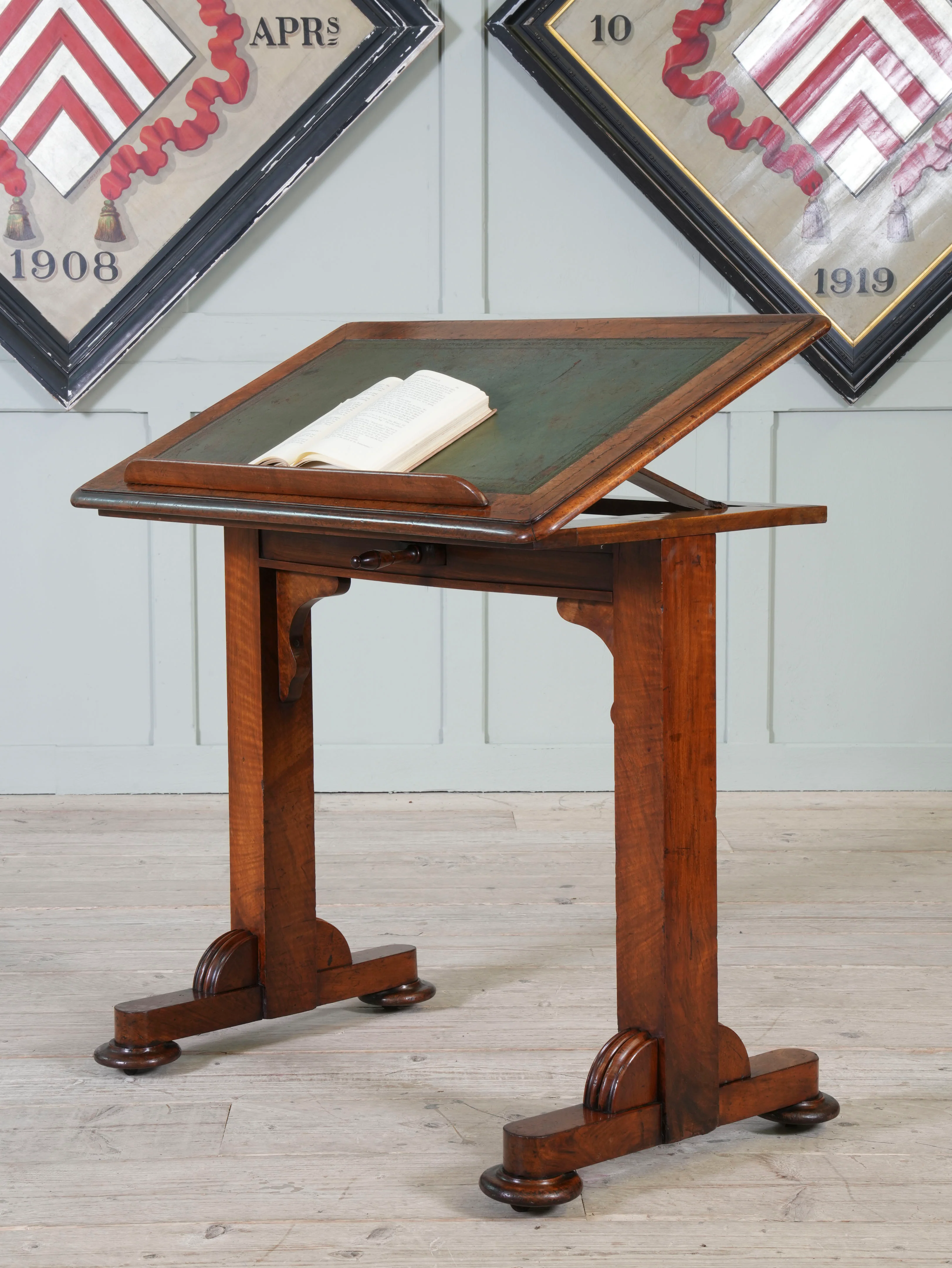 A Regency Mahogany Writing Table - Image 4