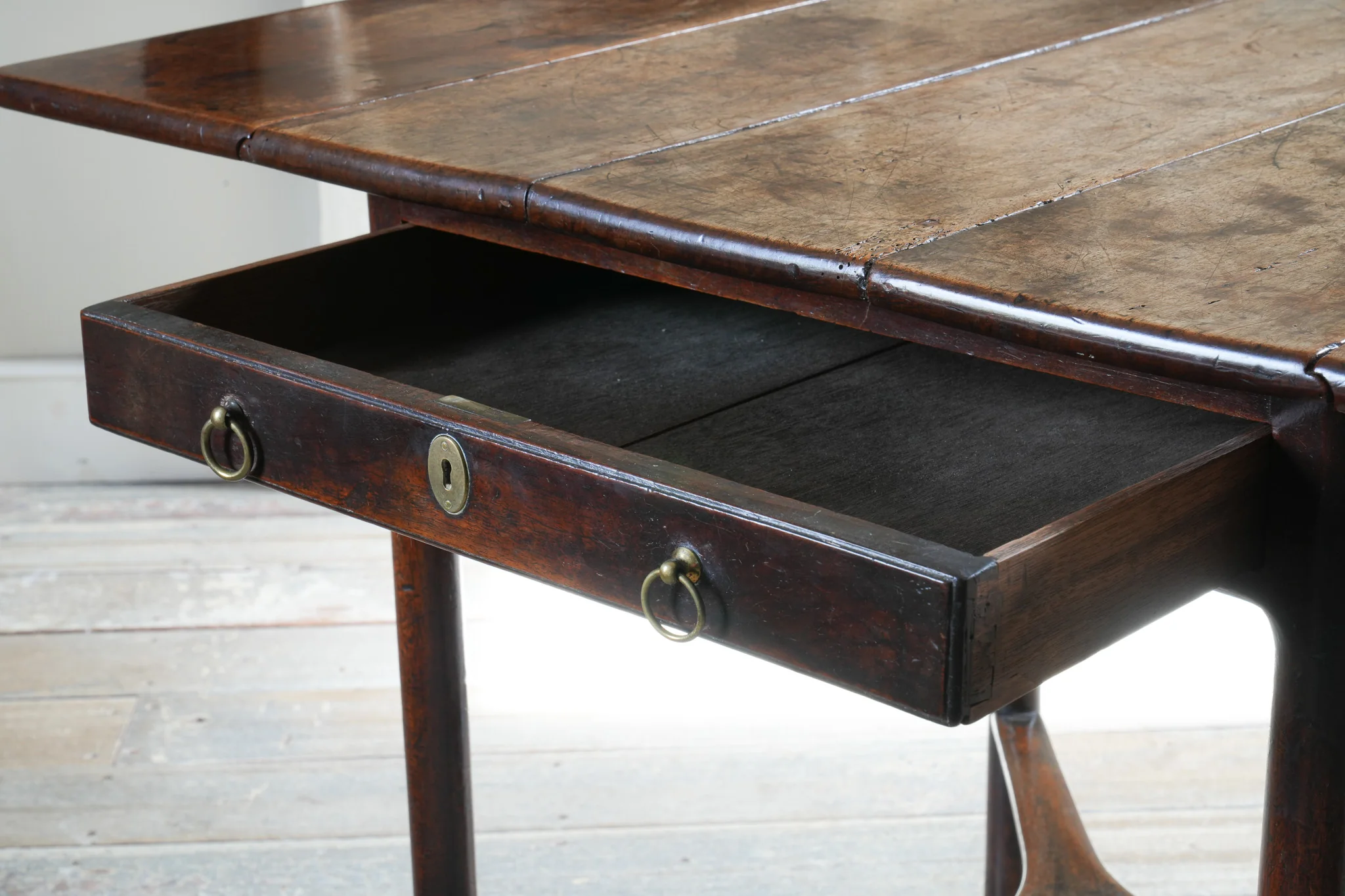 An 18th Century Walnut Pembroke Table - Image 3