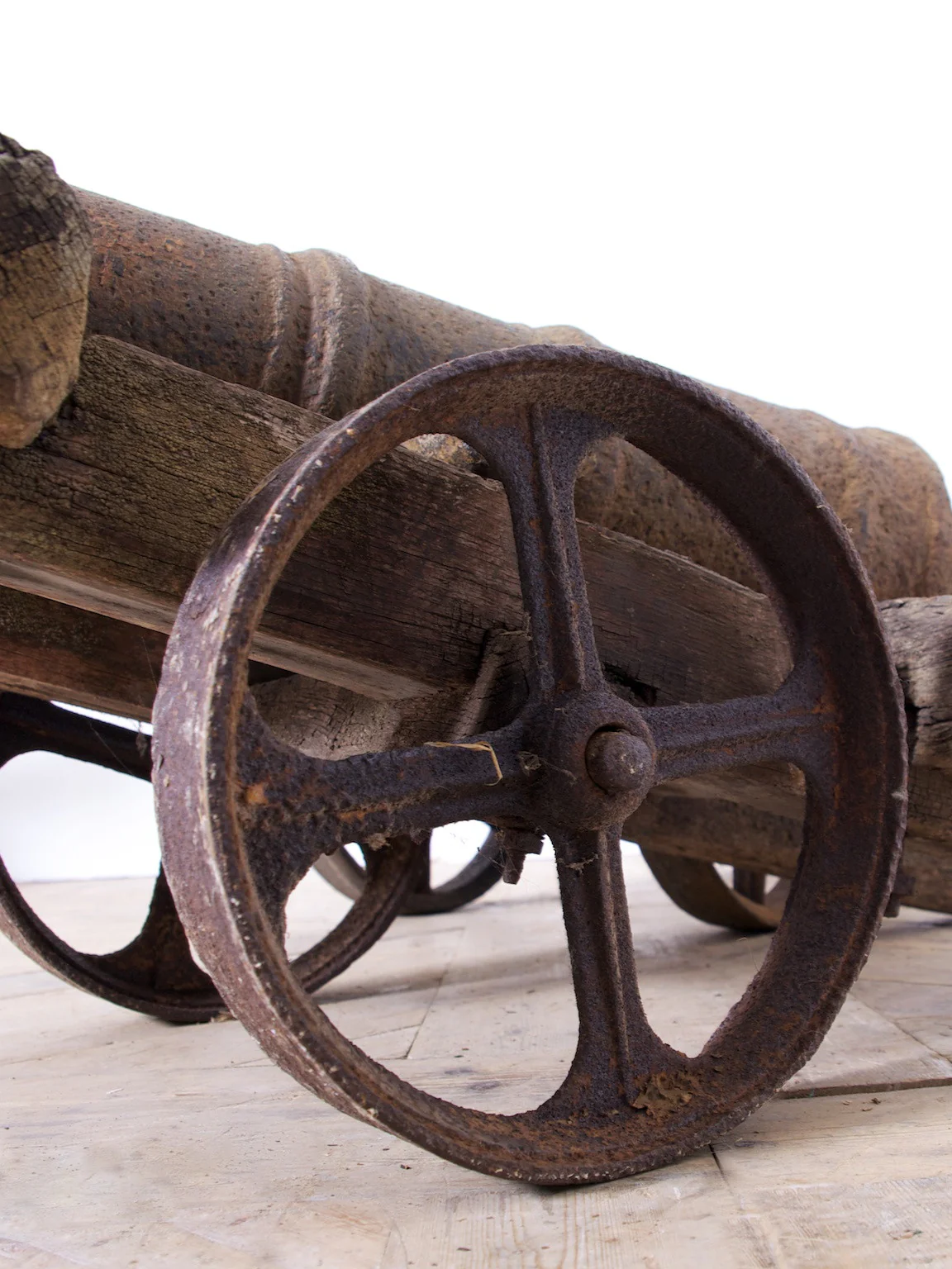 A pair of Lawn Cannons - Image 18