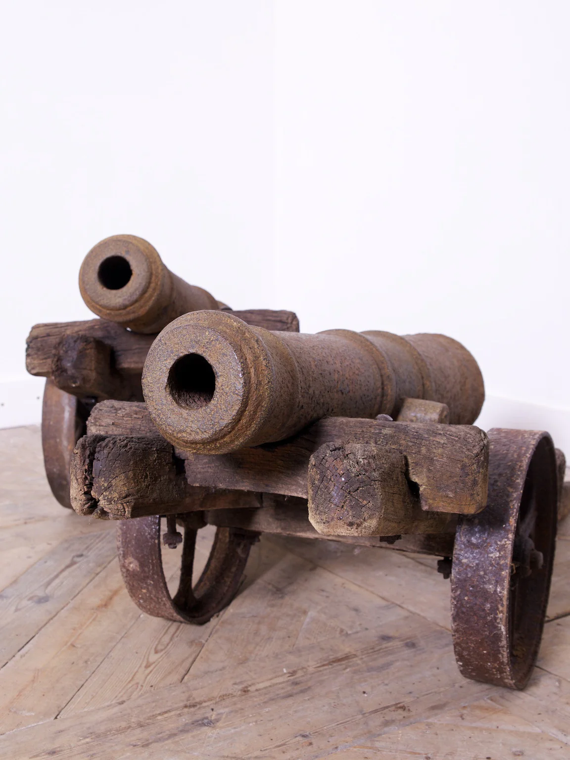 A pair of Lawn Cannons - Image 3