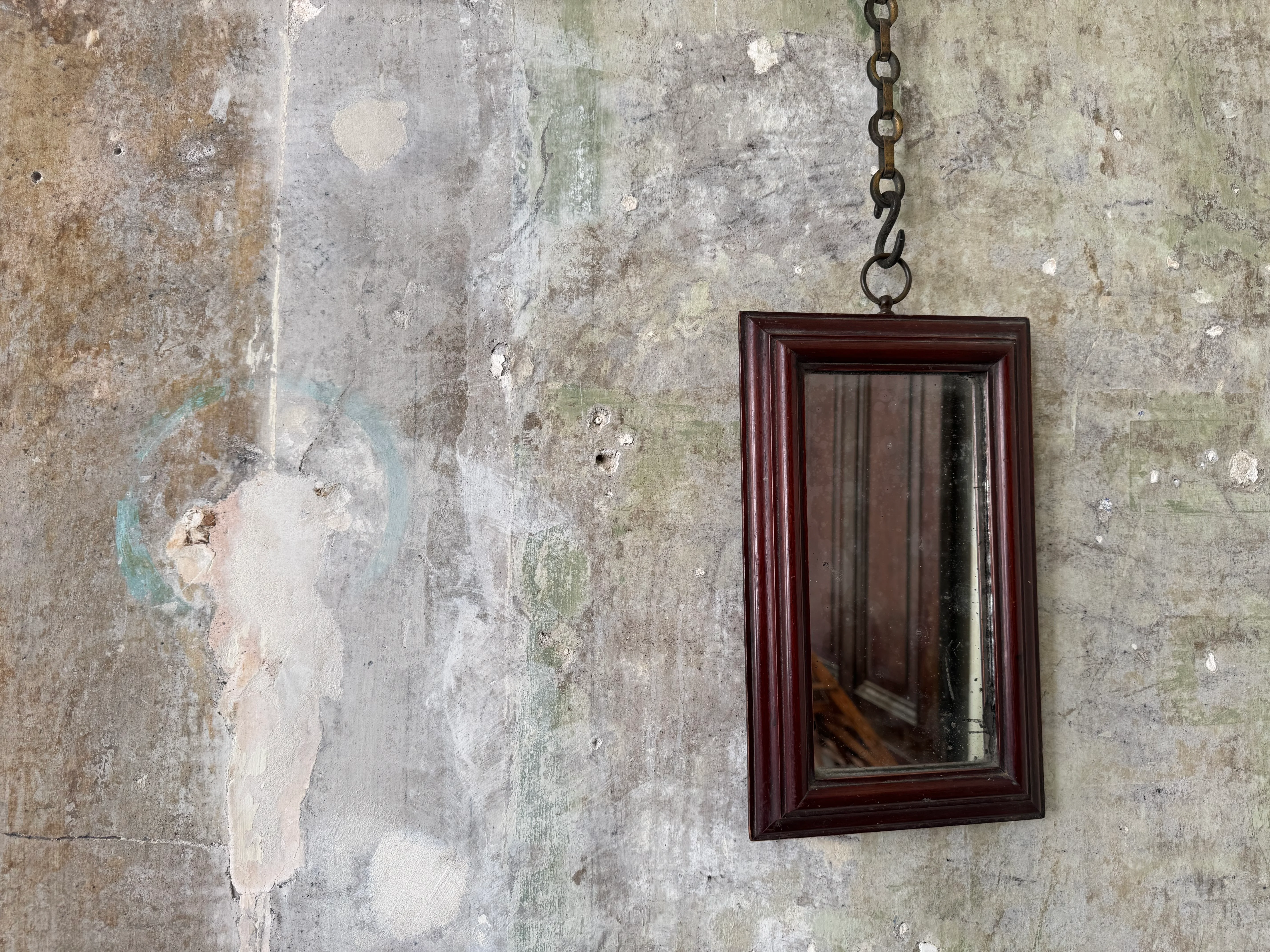 A Diminutive George III Mahogany Mirror - Image 2