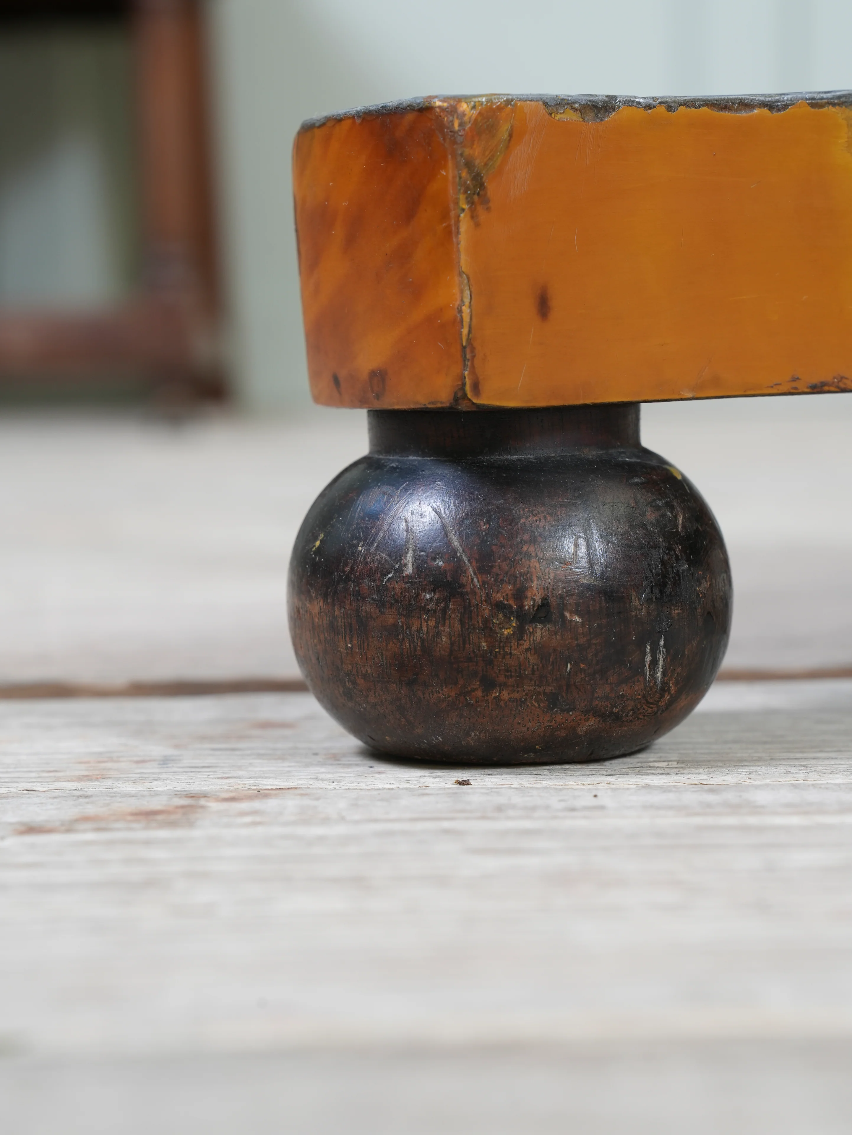 A Regency Tortoiseshell & Pewter Occasional Table - Image 12