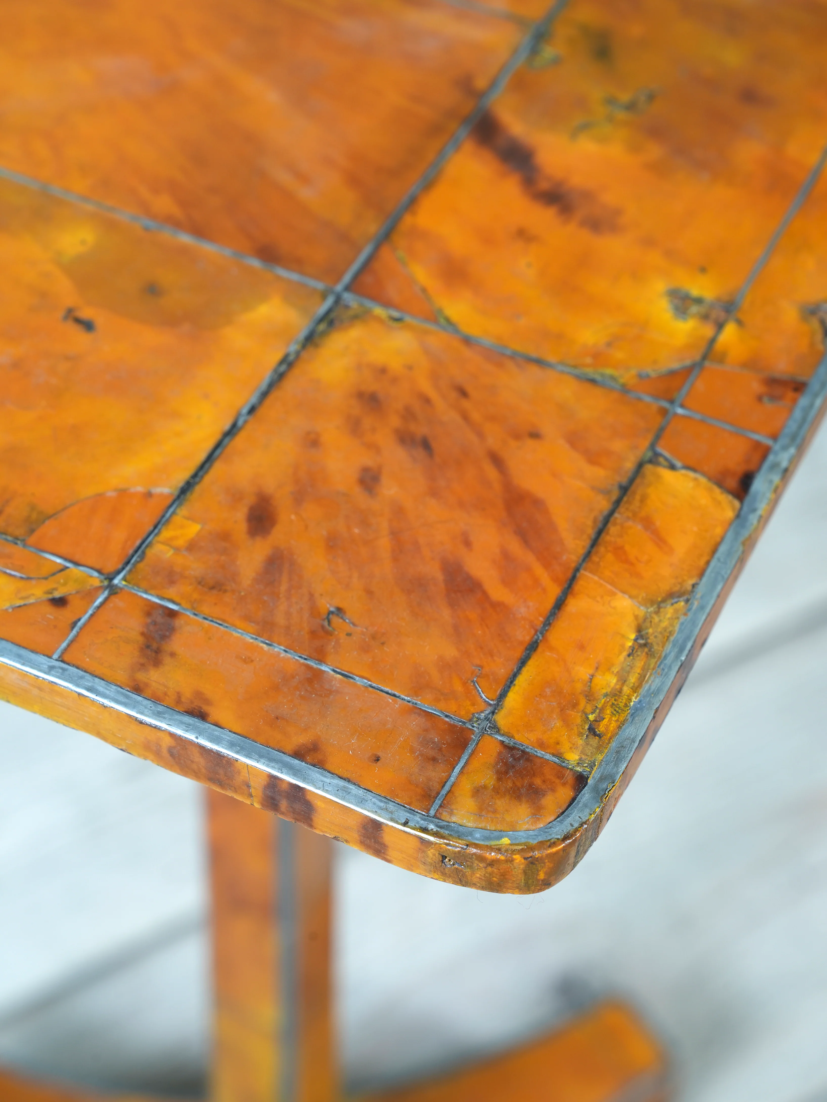 A Regency Tortoiseshell & Pewter Occasional Table - Image 7