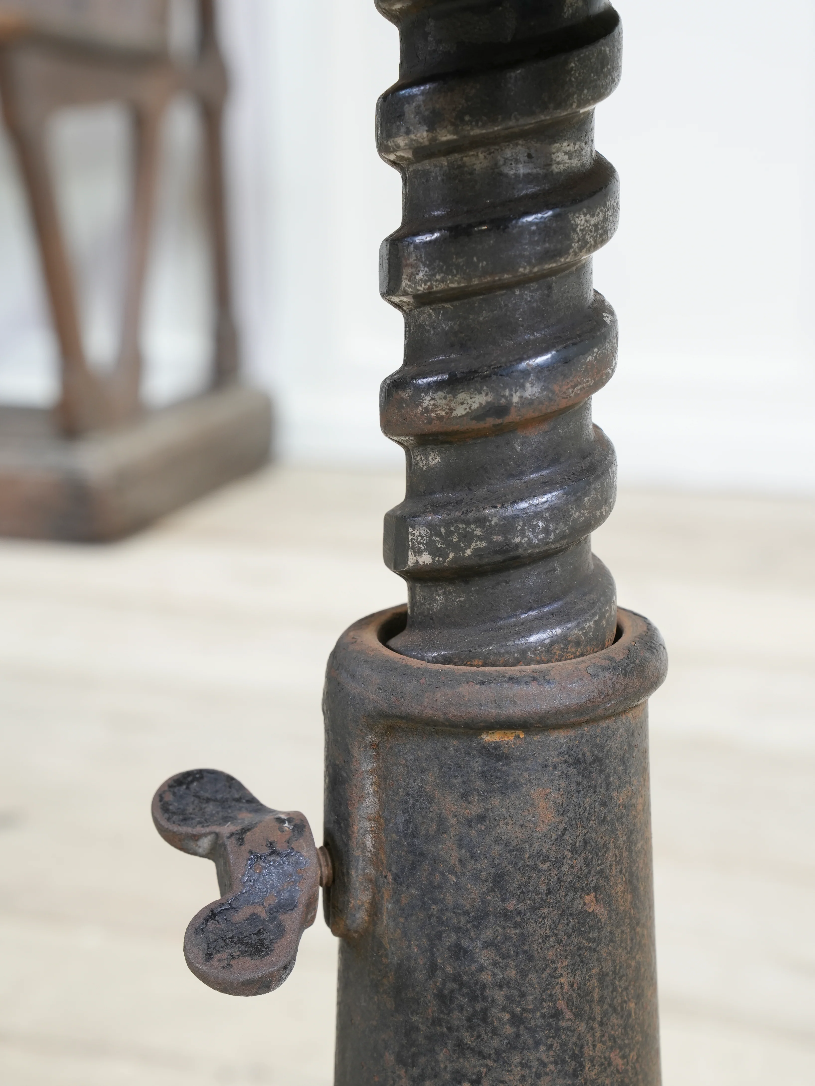 Singer Stools - Image 7