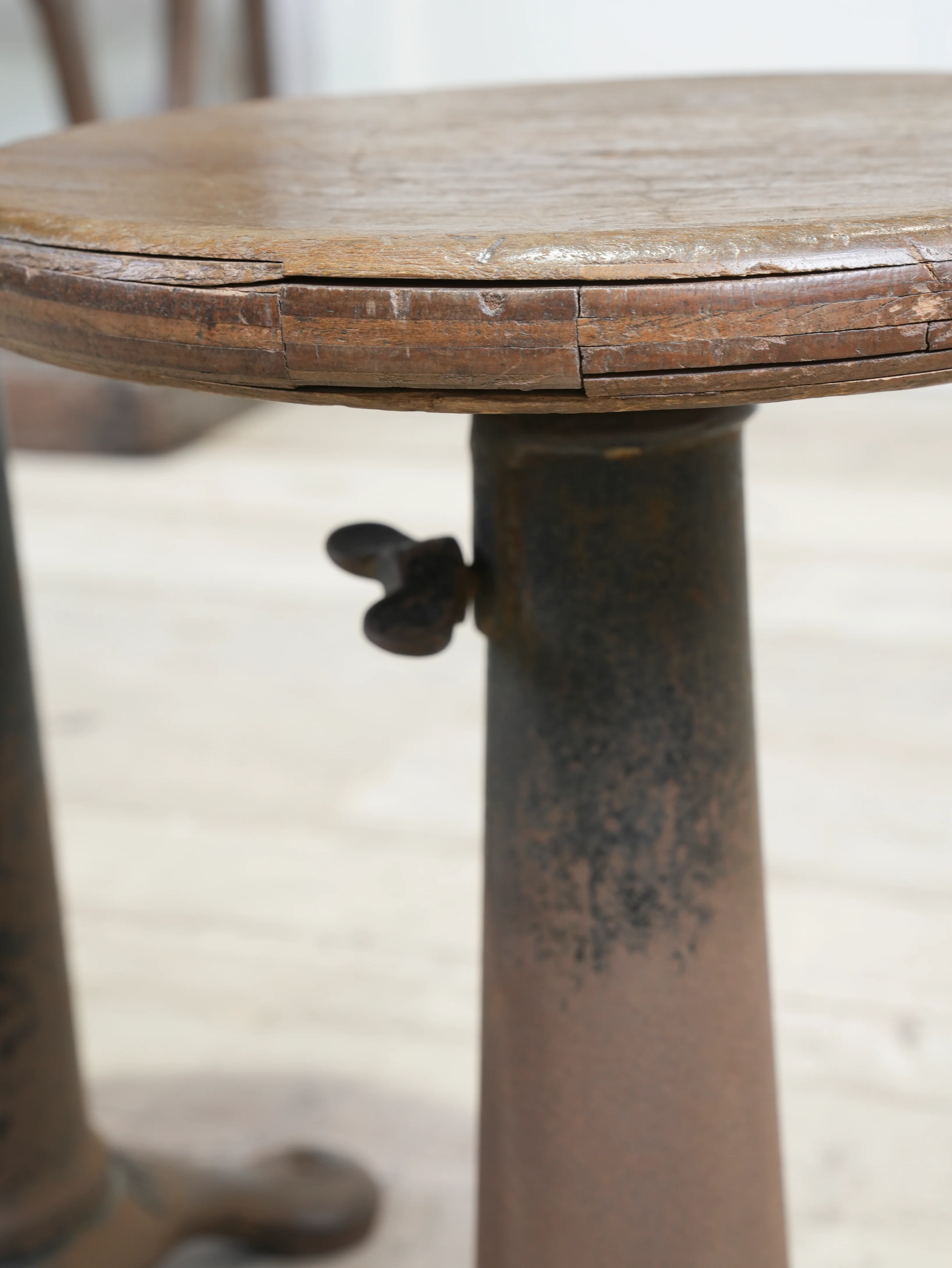 Singer Stools - Image 8
