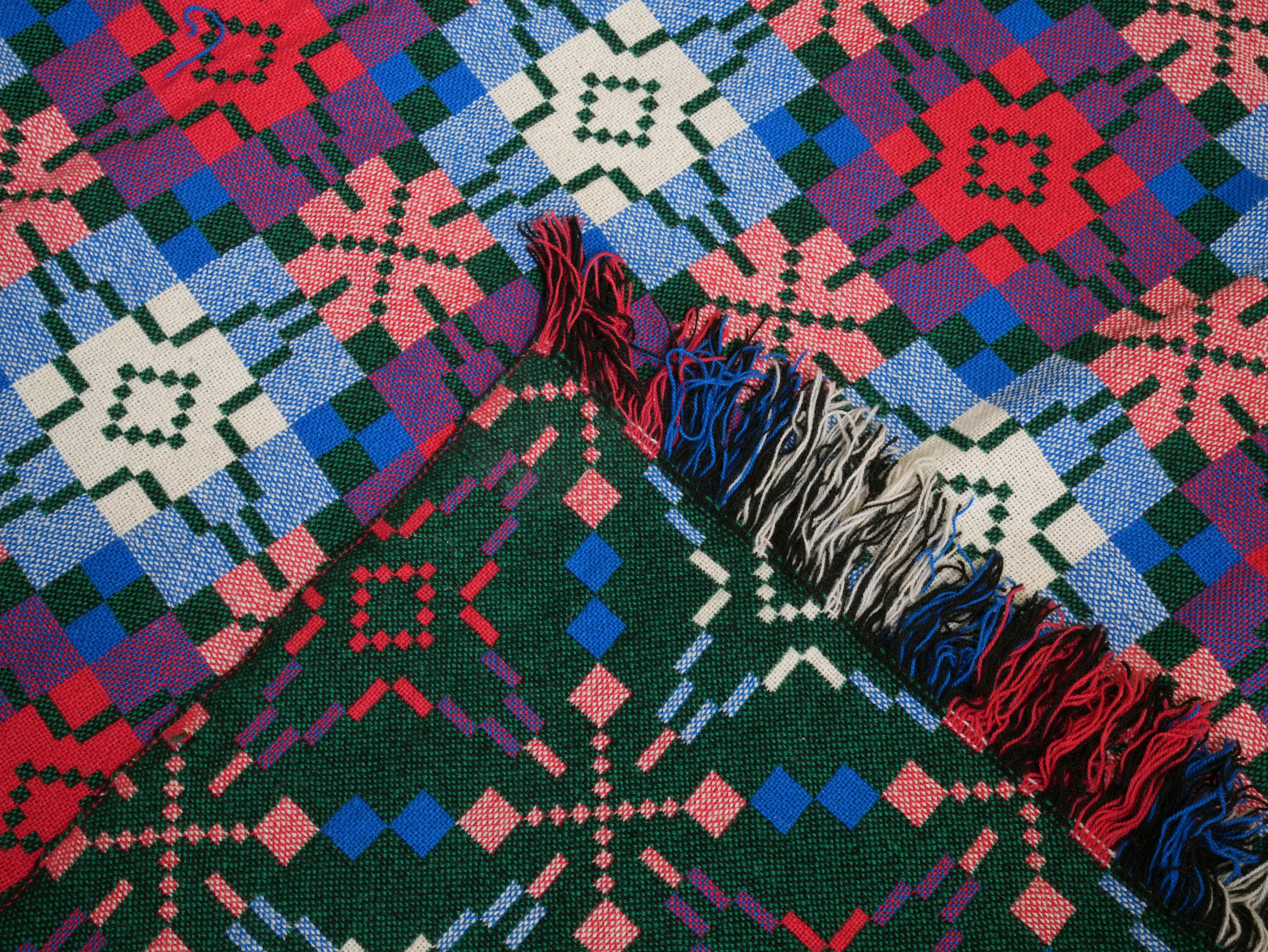 A Tregwynt Mill Welsh Tapestry Blanket - Image 7