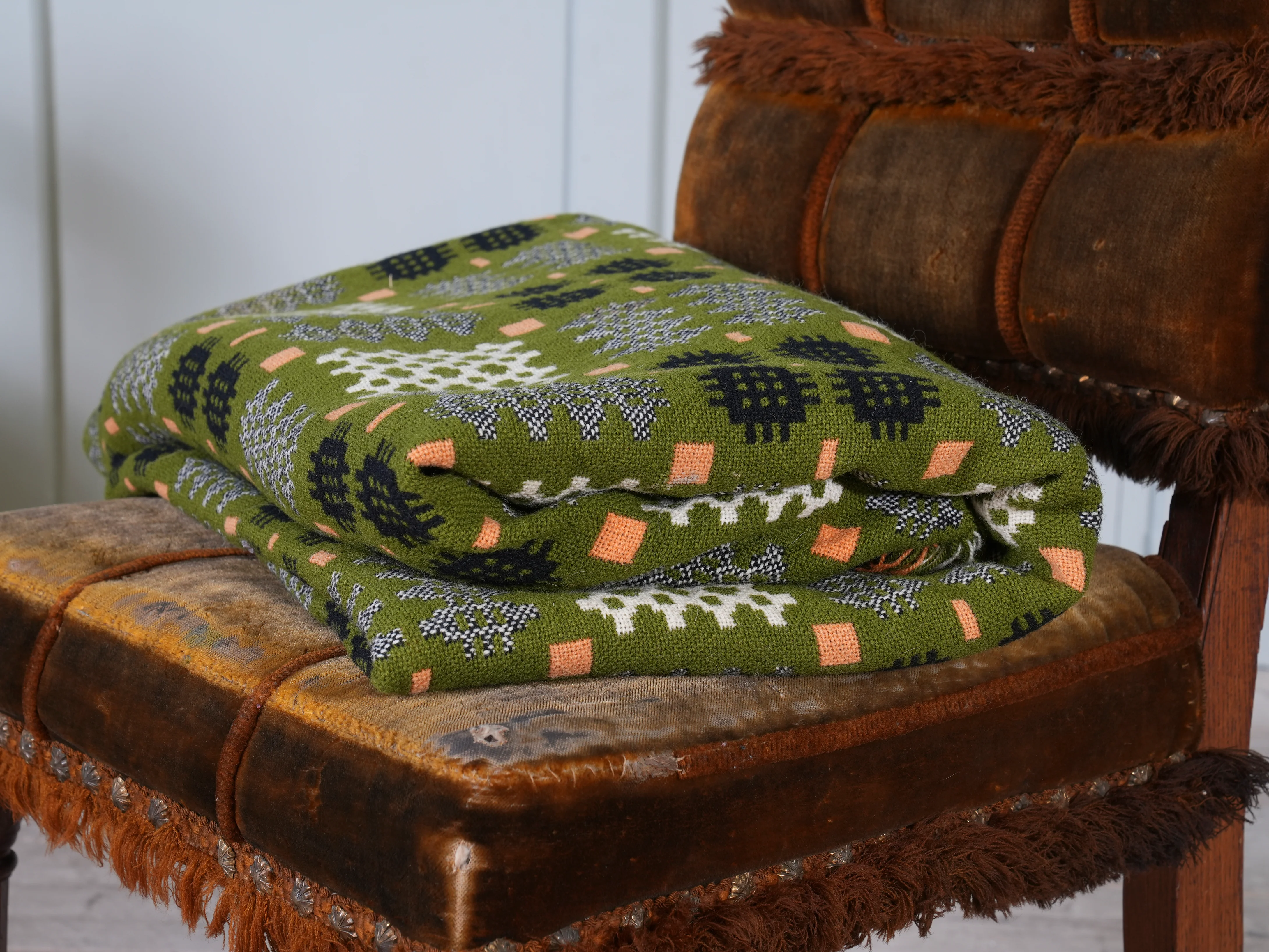 A Welsh Tapestry Blanket - Image 10