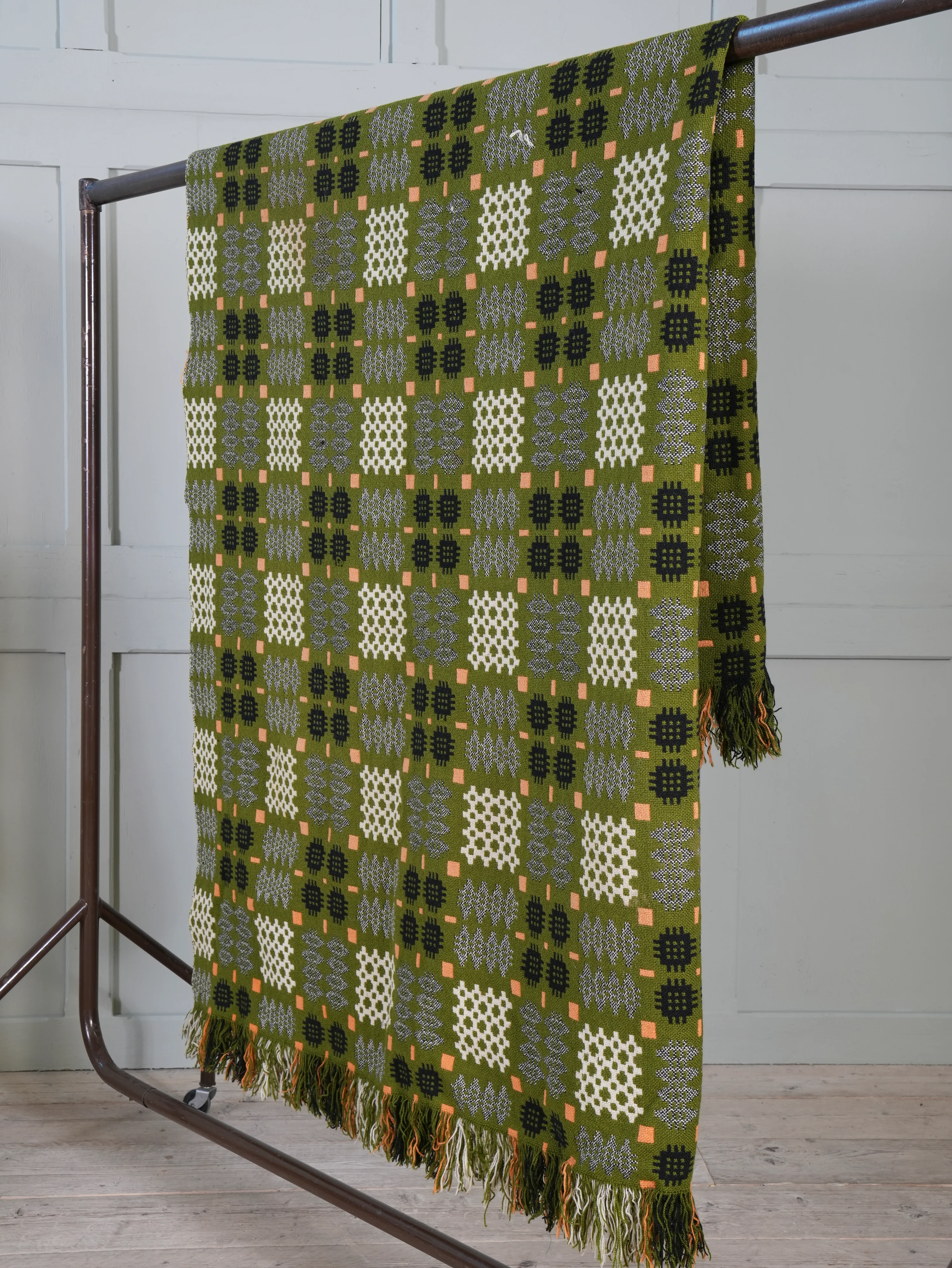 A Welsh Tapestry Blanket - Image 4