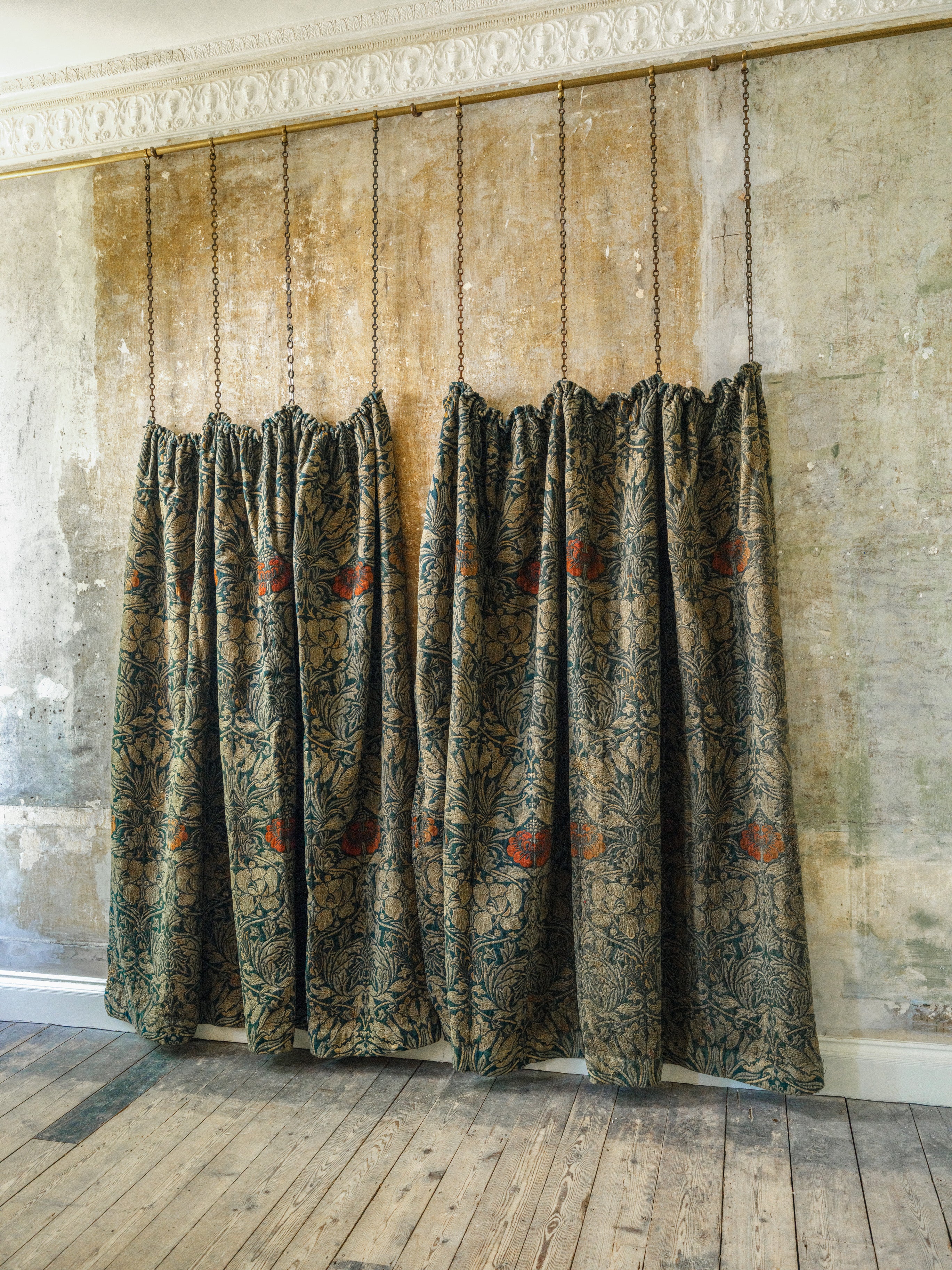 A Pair of 19th Century William Morris Curtains - Image 2