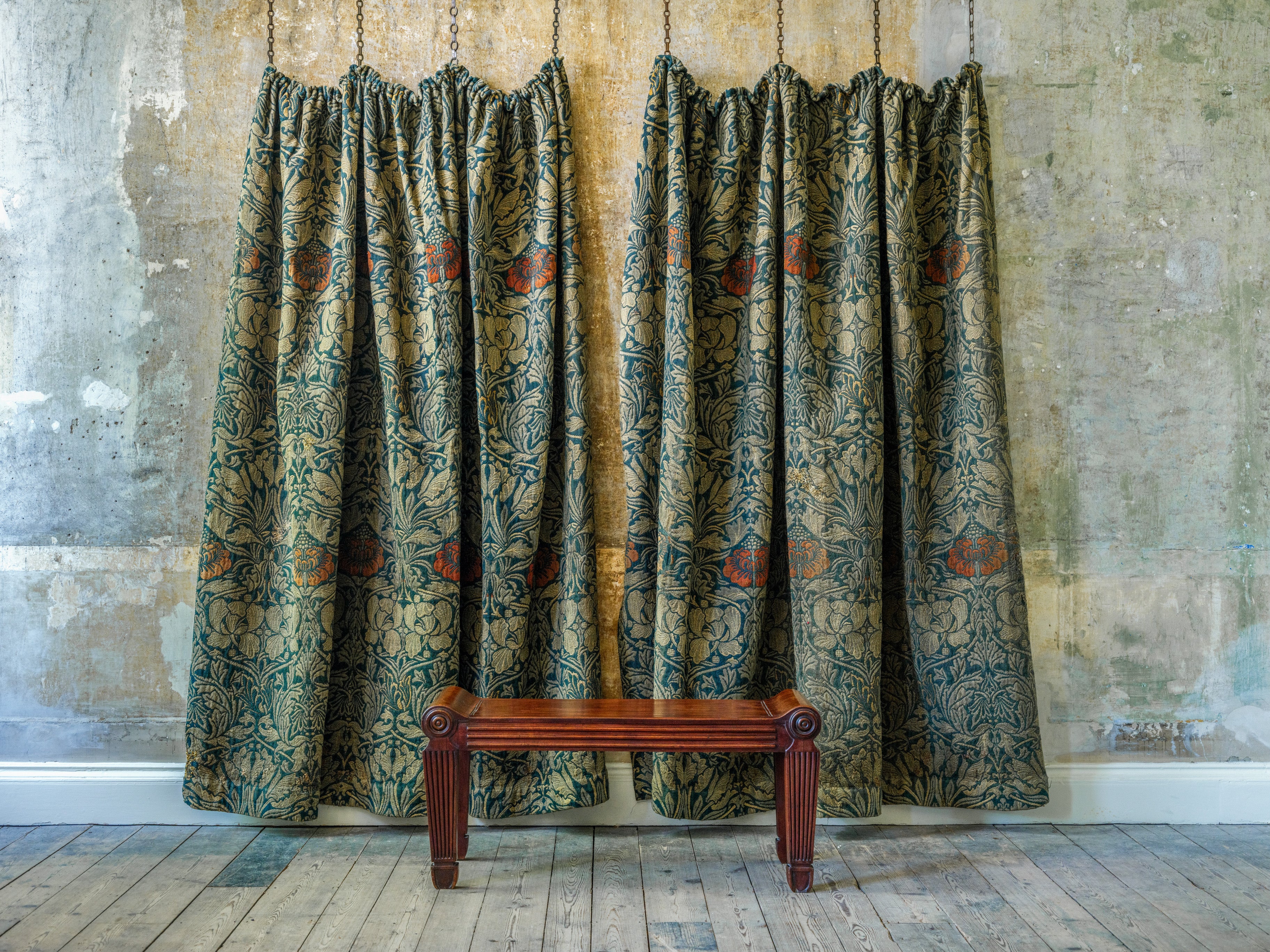 A Pair of 19th Century William Morris Curtains - Image 5