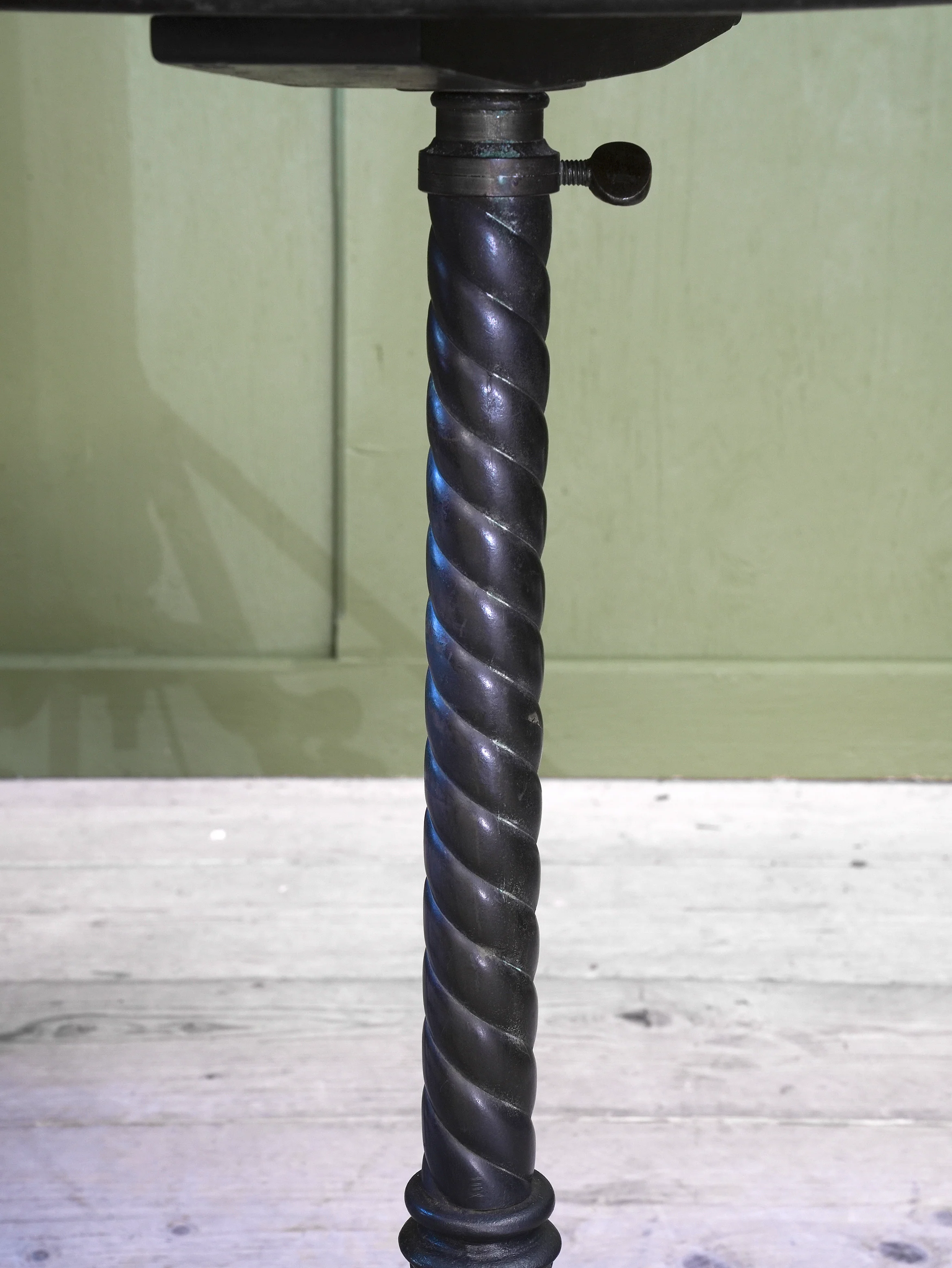 A 19th Century Telescopic Table - Image 10